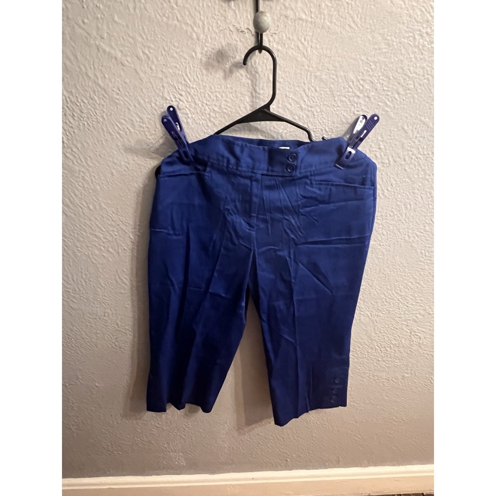 Christopher & Banks Women Blue Capris Size 6